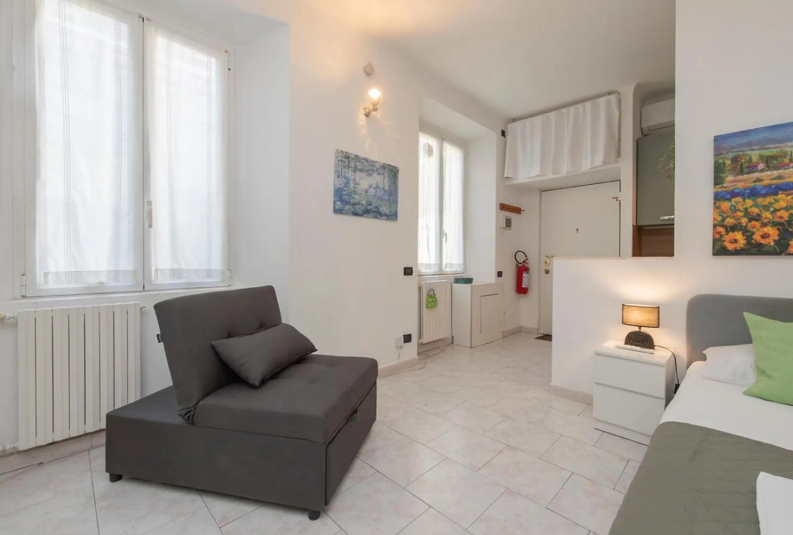 Ihost Studio - Premuda 17 Milan Italy