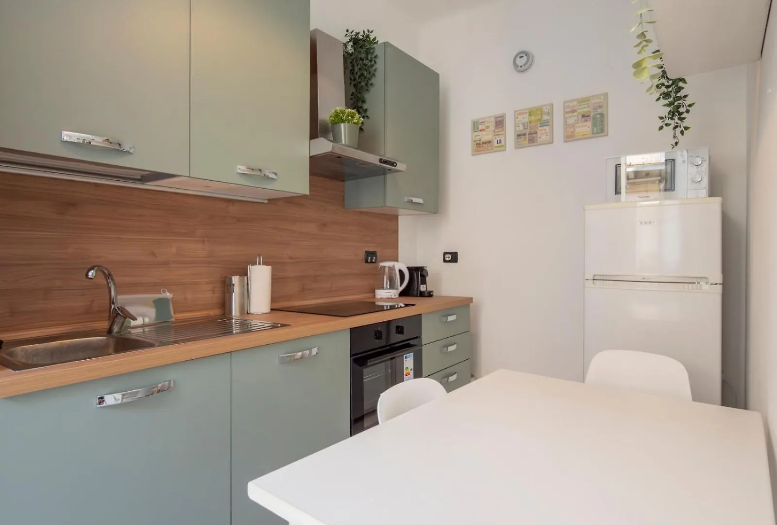 Ihost Studio - Premuda 17 Milan 0*,  Italy