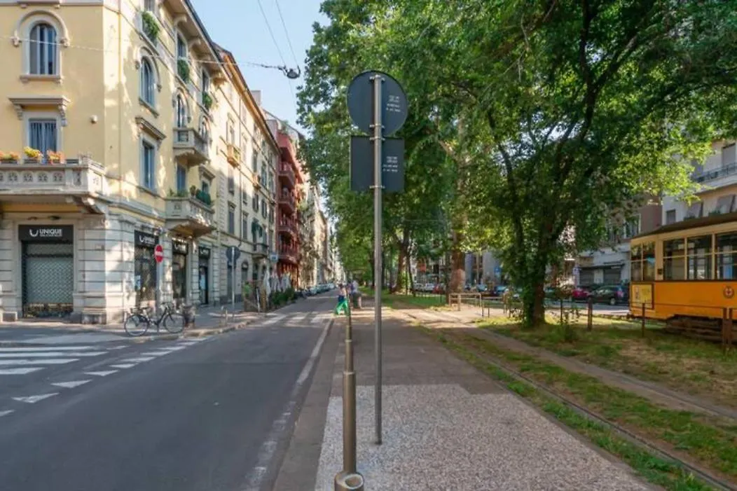 Ihost Studio - Premuda 17 Milano