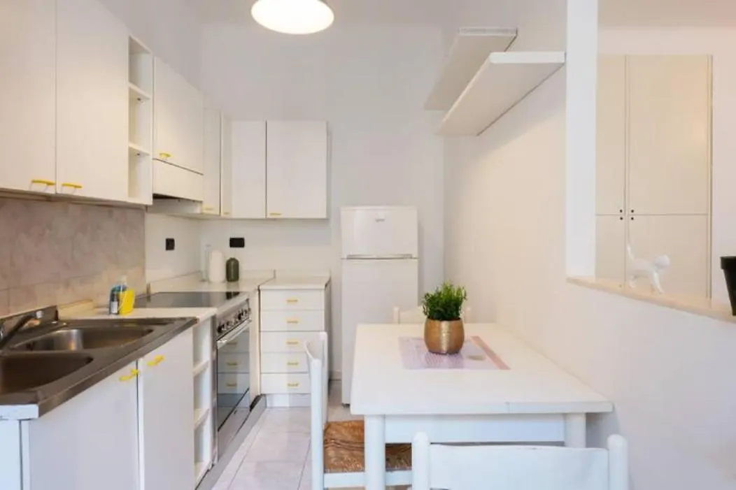 Ihost Studio - Premuda 17 Milan
